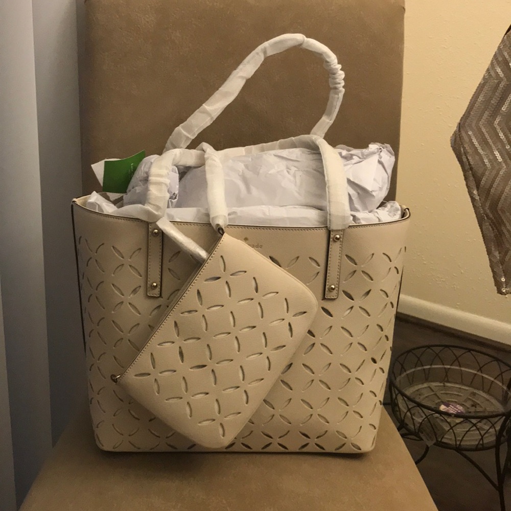 NWT Kate Spade Tote with small matching clutch